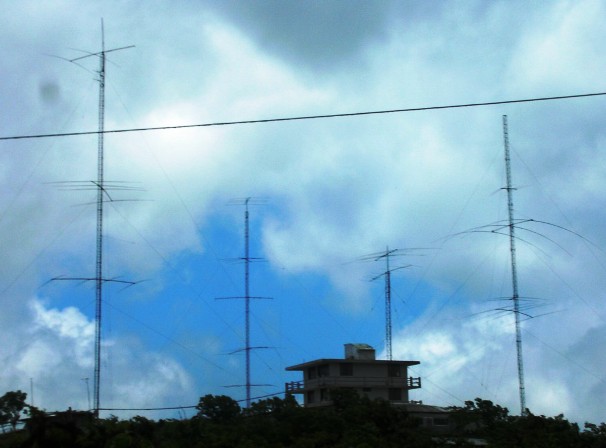Antennas-Ham-Radio-Galapagos-1024x757